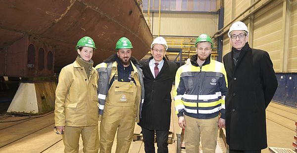 NOBISKRUG - Maritime Shipbuilding is key technology for Schleswig-Holstein - Minister President Daniel Günther visits GERMAN NAVAL YARDS KIEL